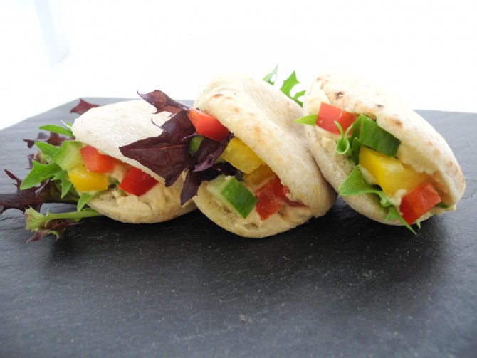 Mini Pita Hummus