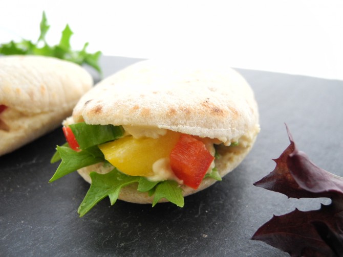 Mini Pita Hummus