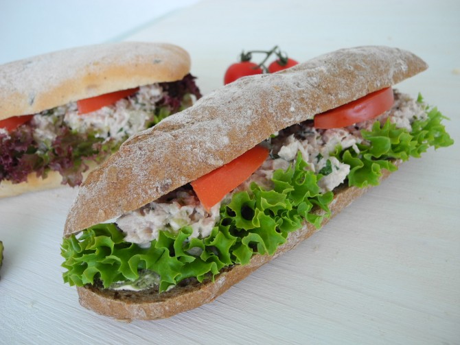 Sandwich Deep Blue