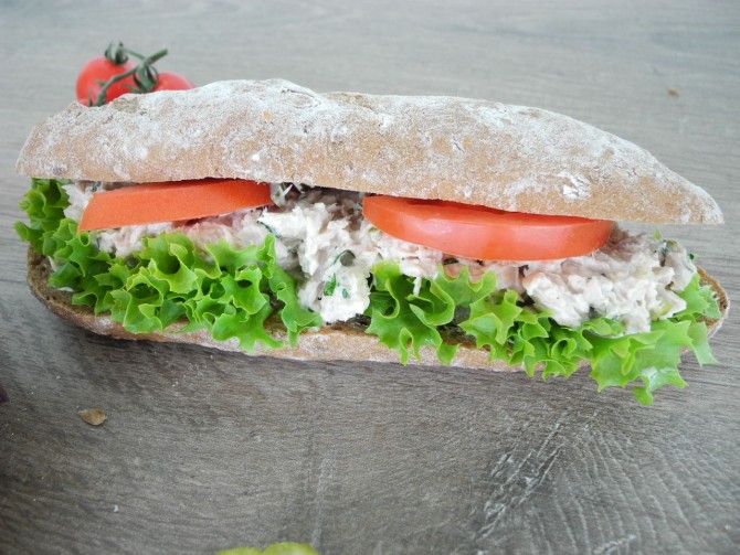 Sandwich Deep Blue