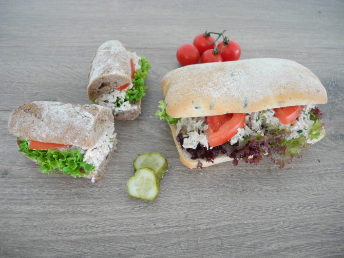 Sandwich Deep Blue