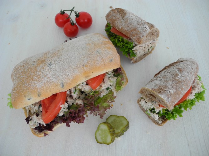 Sandwich Deep Blue