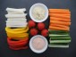 Platte Gemüsesticks mit 2 Dips