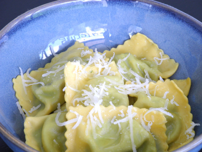 Raviolone gefüllt mit Spinat und Ricotta