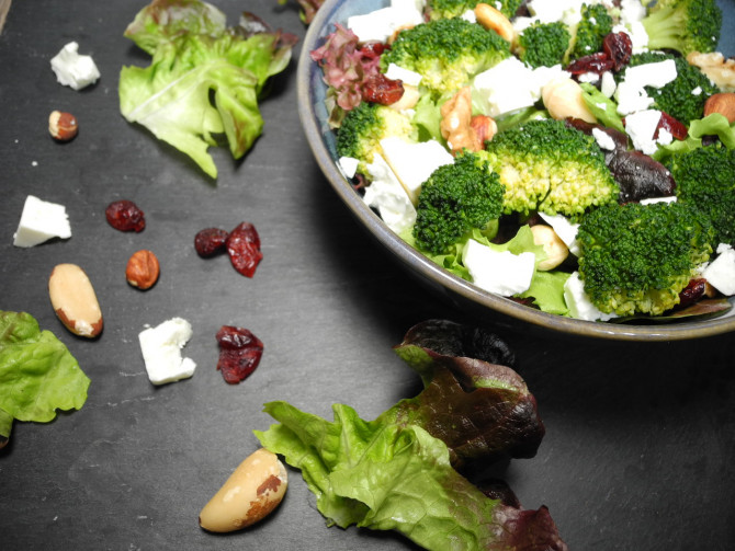 Brokkoli Bowl mit Feta
