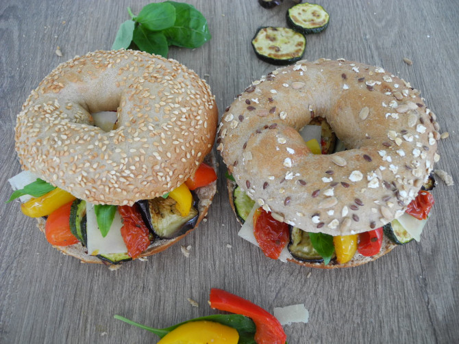Bagel grilliertes Gemüse