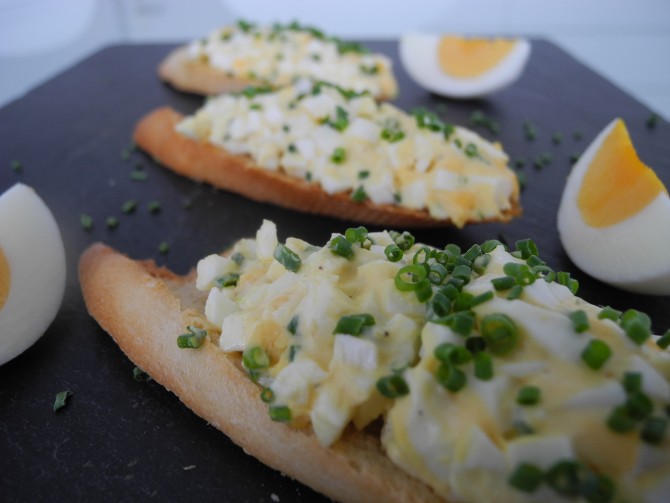 Lunchcrostini Ei