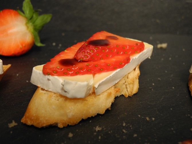 Crostini Brie Erdbeere