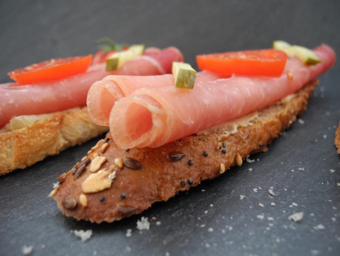 Canapé Rohschinken