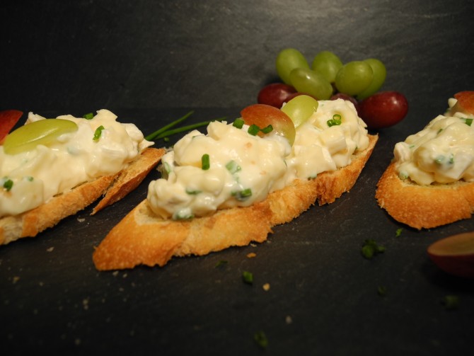 Lunch Crostini Brie Honig