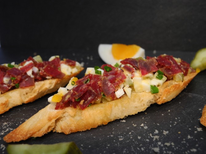 Lunch Crostini Bünderfleischtartare