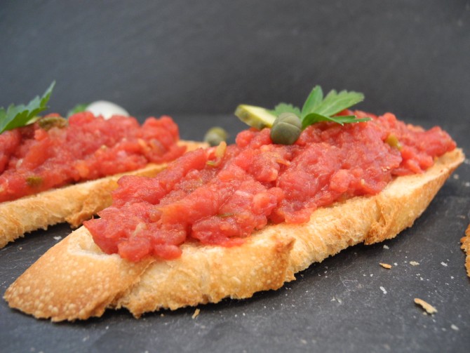 Lunch Crostini Rindstartare