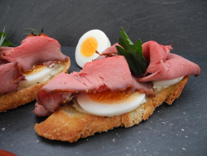 Lunch Crostini Roastbeef