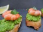 Crostini Crevette auf Erbsenpürree