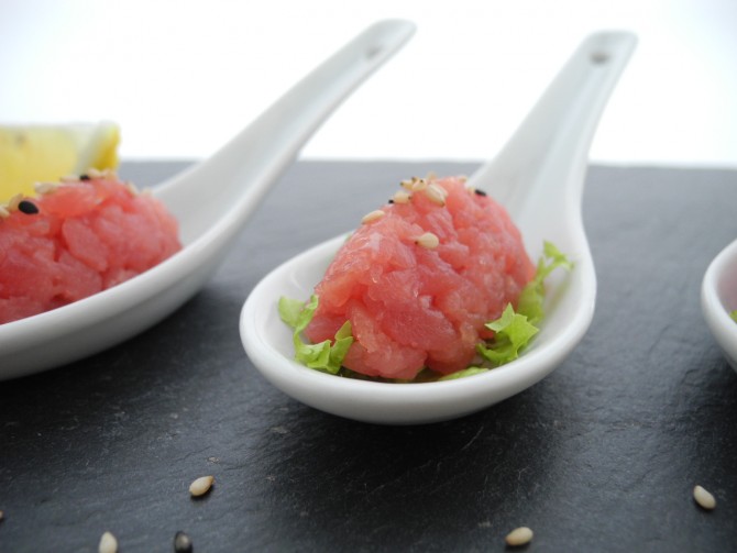 Löffel Sashimi Thunfisch Tartare